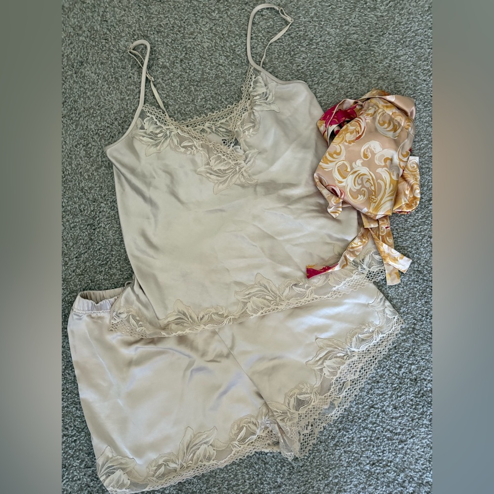 Soma 3 piece light cream pink lace strappy satin pajama short set with bag S NWT